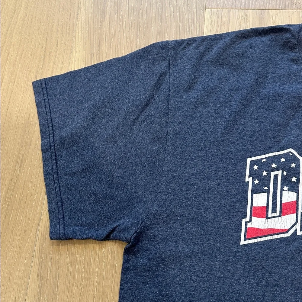 University of Georgia Dawgs American Flag Tshirt Men’s Size Large - Picture 3 of 6